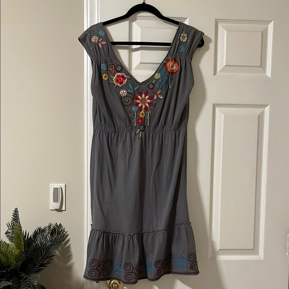 JW Los Angeles Gray Dress with Colorful Embroidery